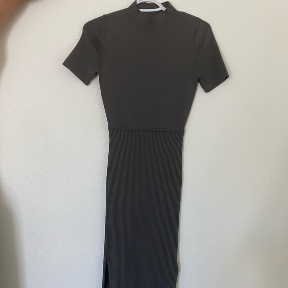 Aritzia BABATON Dress - Picture 1 of 4